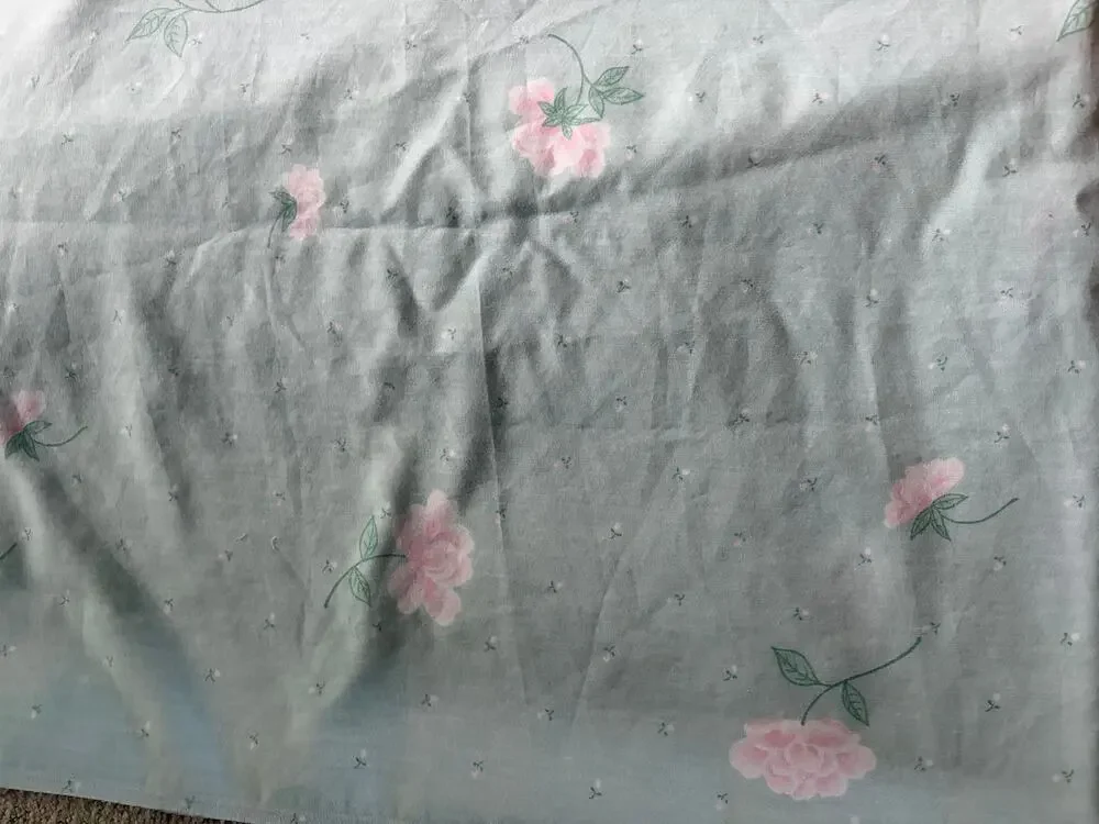 Vintage 1990's Queen size floral flat sheet